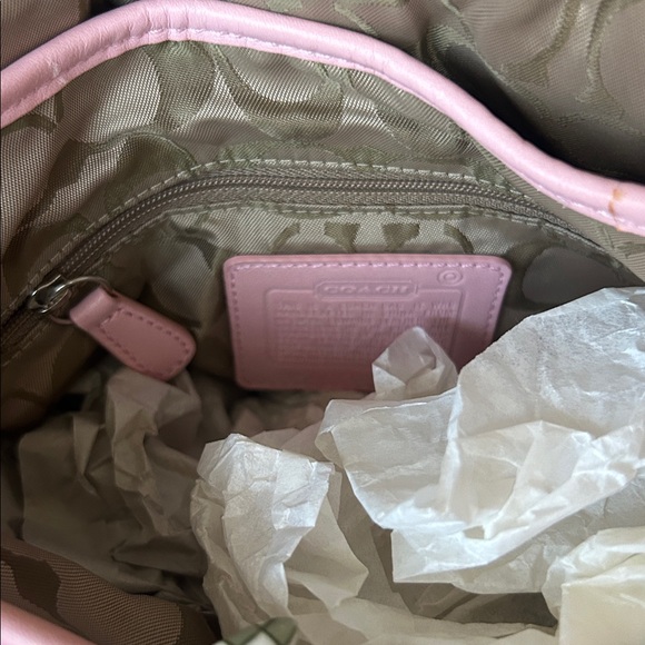 Vintage Coach Soho Pink Duffle - Picture 4 of 5